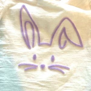 Gap kids - White T-shirt with purple bunny face - size 3T